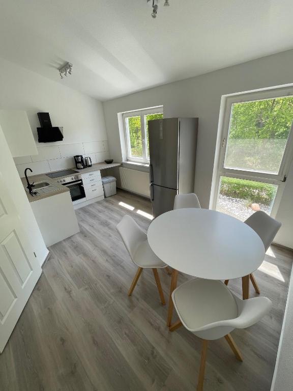 Apartment mit Balkon – Foto 4